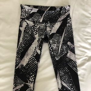 Lulu Lemon Wunder Under Crop Legging